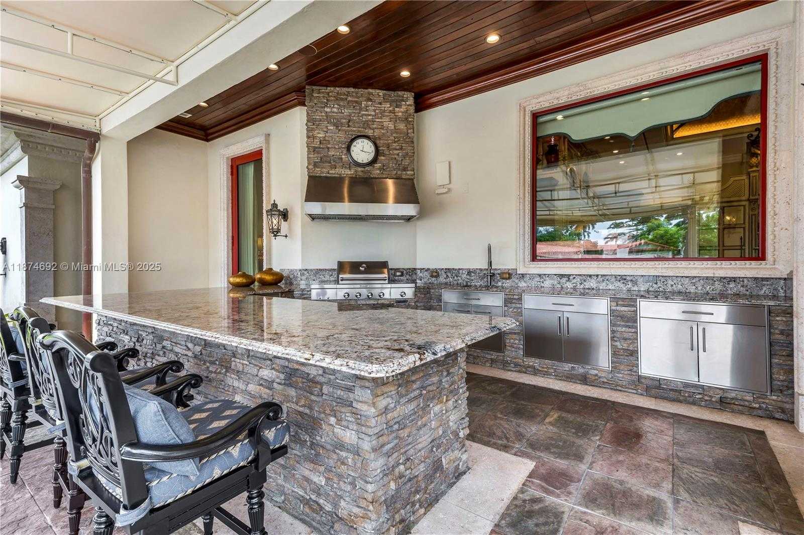 Small Image of 700 OSPREY POINT CIR, Boca Raton Number 40