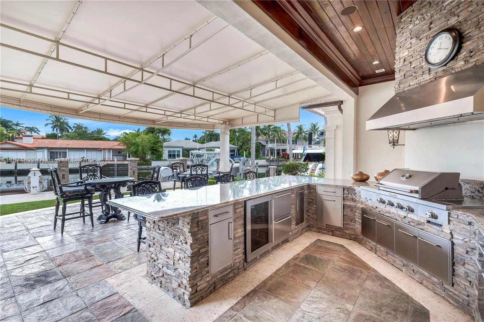 Small Image of 700 OSPREY POINT CIR, Boca Raton Number 41
