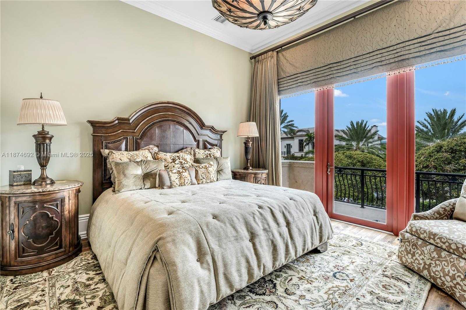Small Image of 700 OSPREY POINT CIR, Boca Raton Number 54