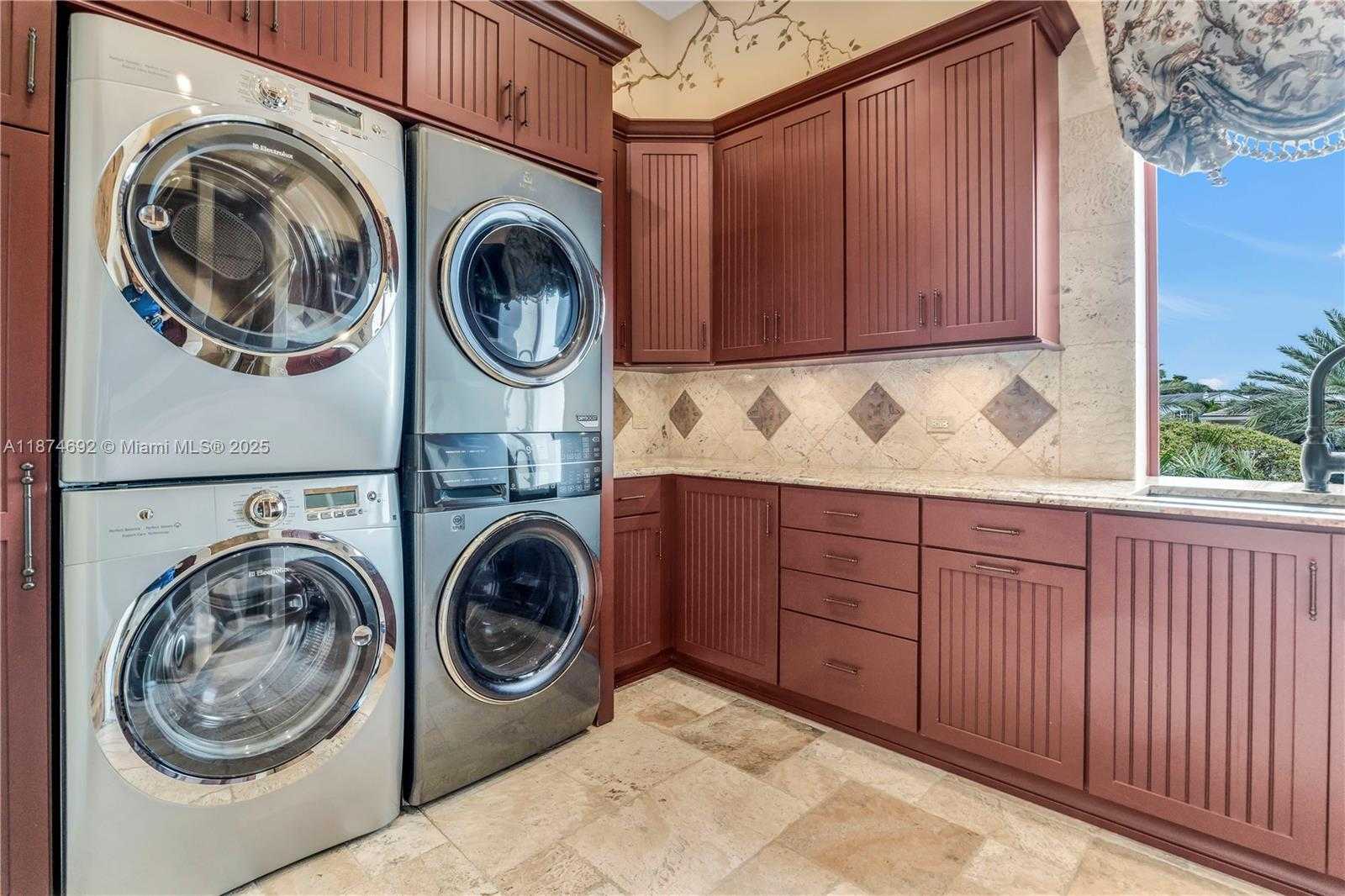 Small Image of 700 OSPREY POINT CIR, Boca Raton Number 55