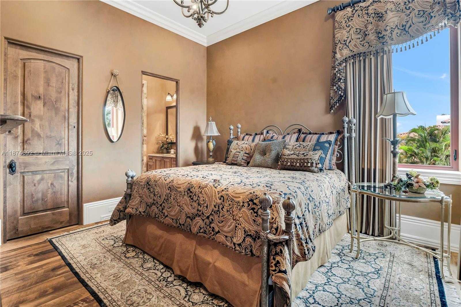Small Image of 700 OSPREY POINT CIR, Boca Raton Number 56