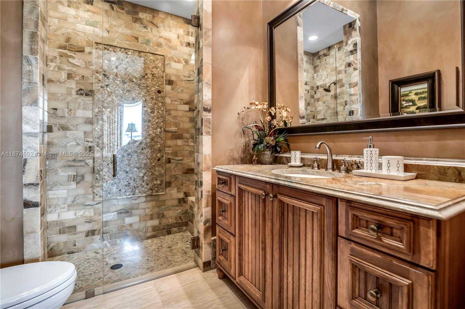 Small Image of 700 OSPREY POINT CIR, Boca Raton Number 57