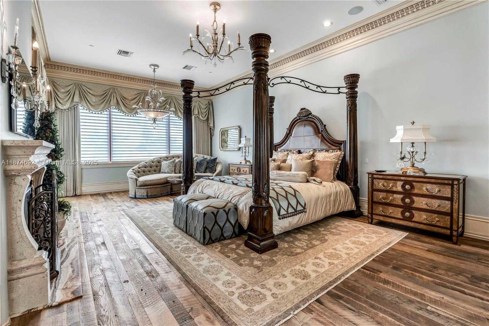 Small Image of 700 OSPREY POINT CIR, Boca Raton Number 58