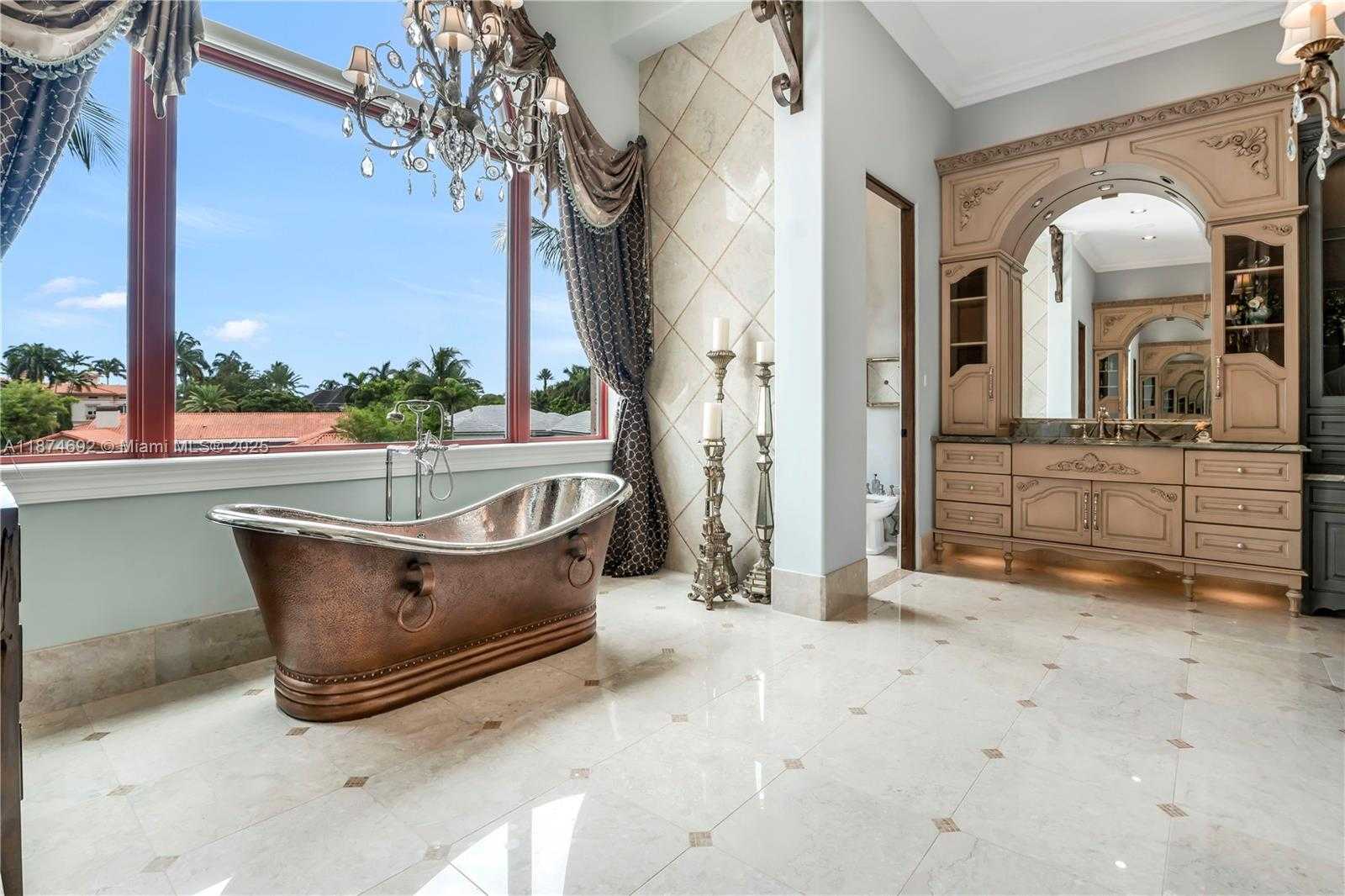 Small Image of 700 OSPREY POINT CIR, Boca Raton Number 60