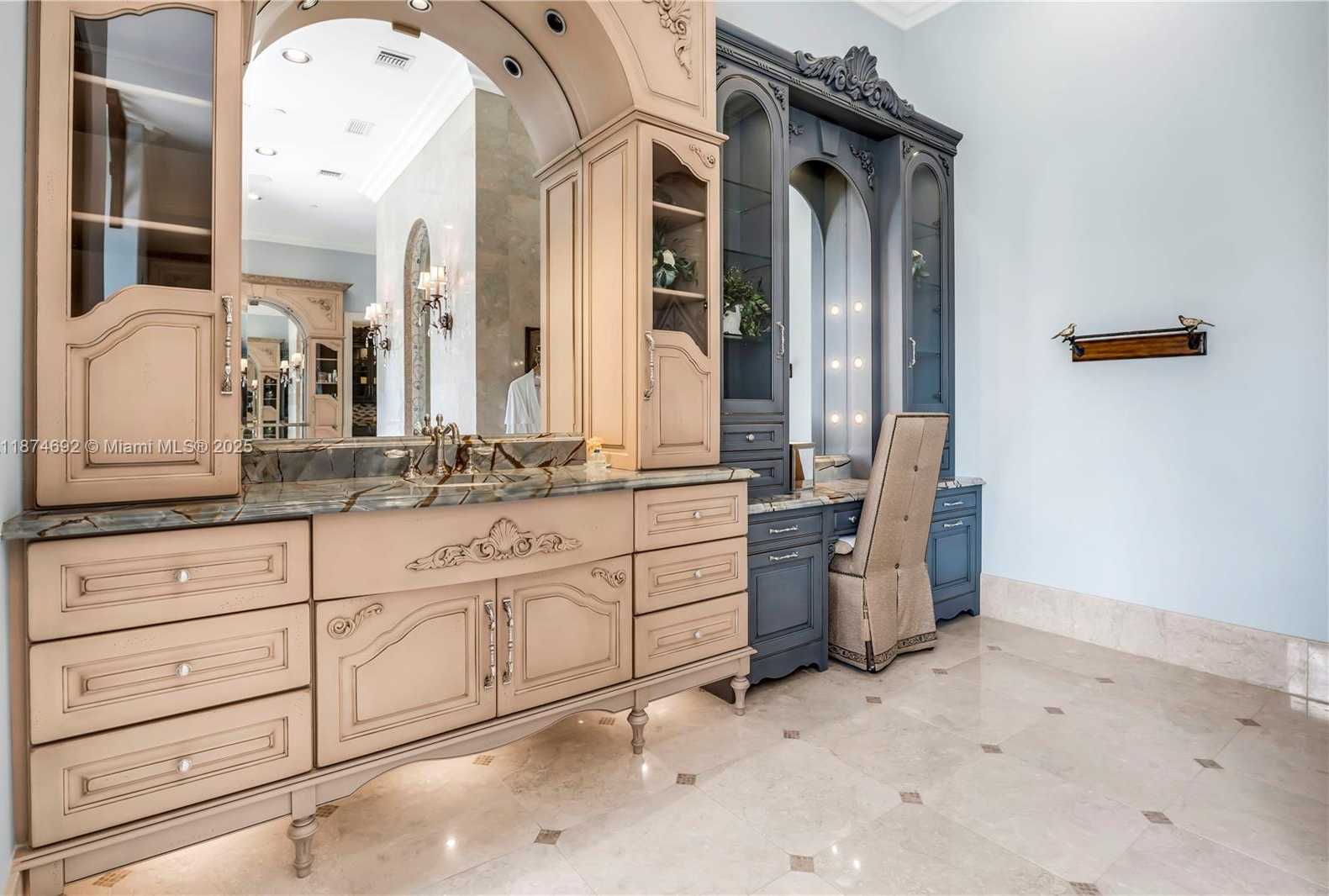 Small Image of 700 OSPREY POINT CIR, Boca Raton Number 61