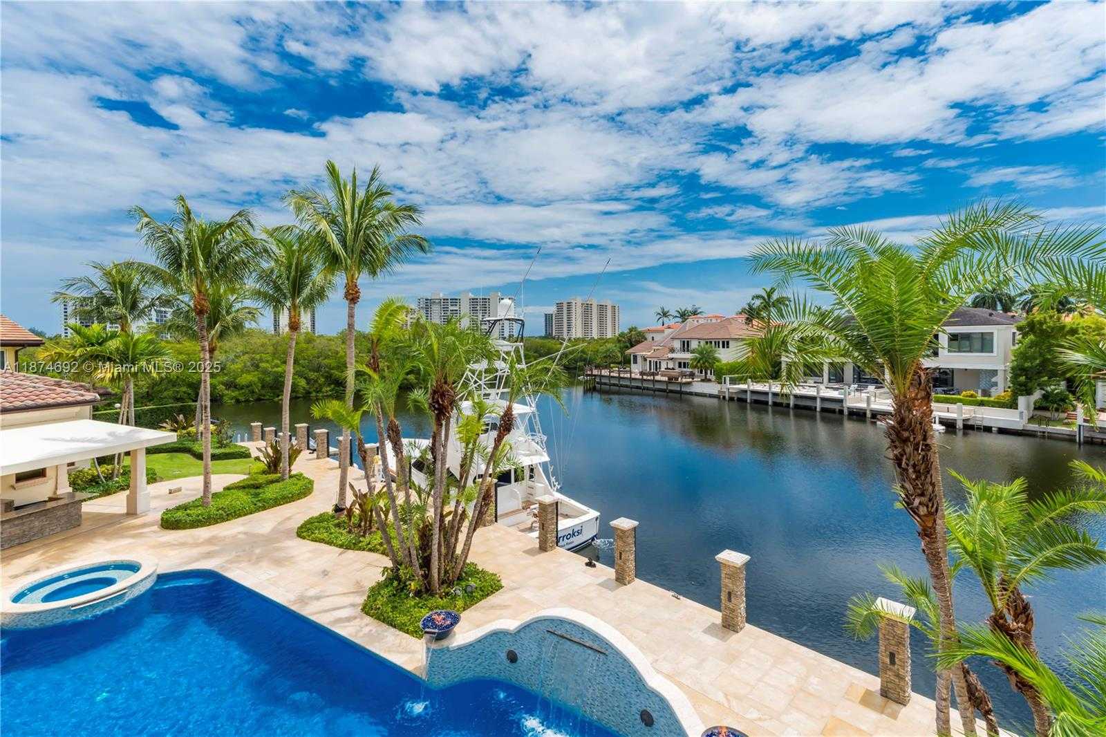 Small Image of 700 OSPREY POINT CIR, Boca Raton Number 67