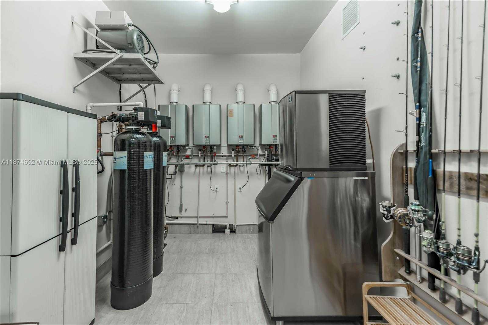 Small Image of 700 OSPREY POINT CIR, Boca Raton Number 68