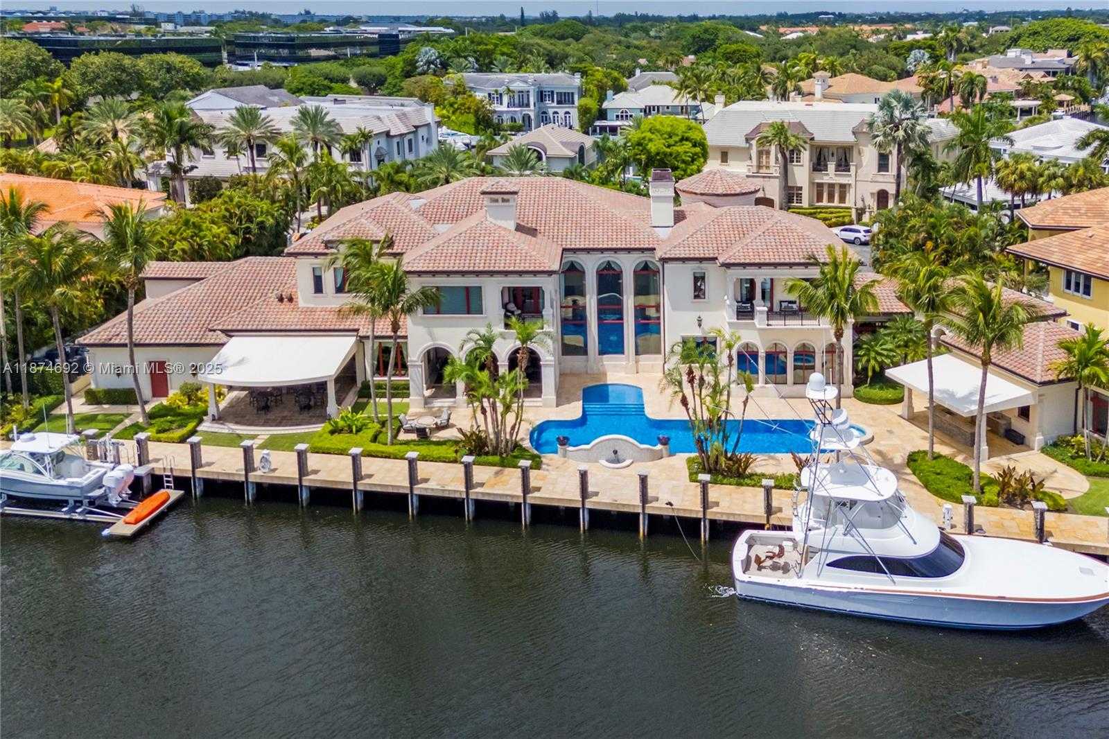 Small Image of 700 OSPREY POINT CIR, Boca Raton Number 69
