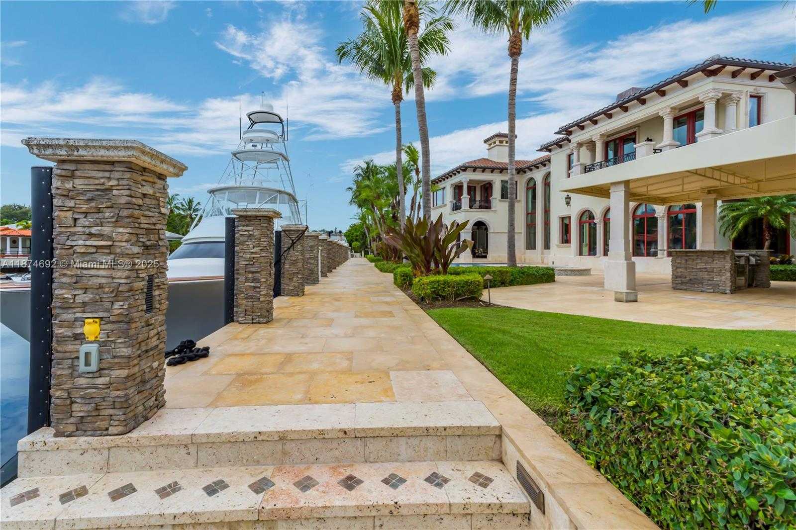 Small Image of 700 OSPREY POINT CIR, Boca Raton Number 71