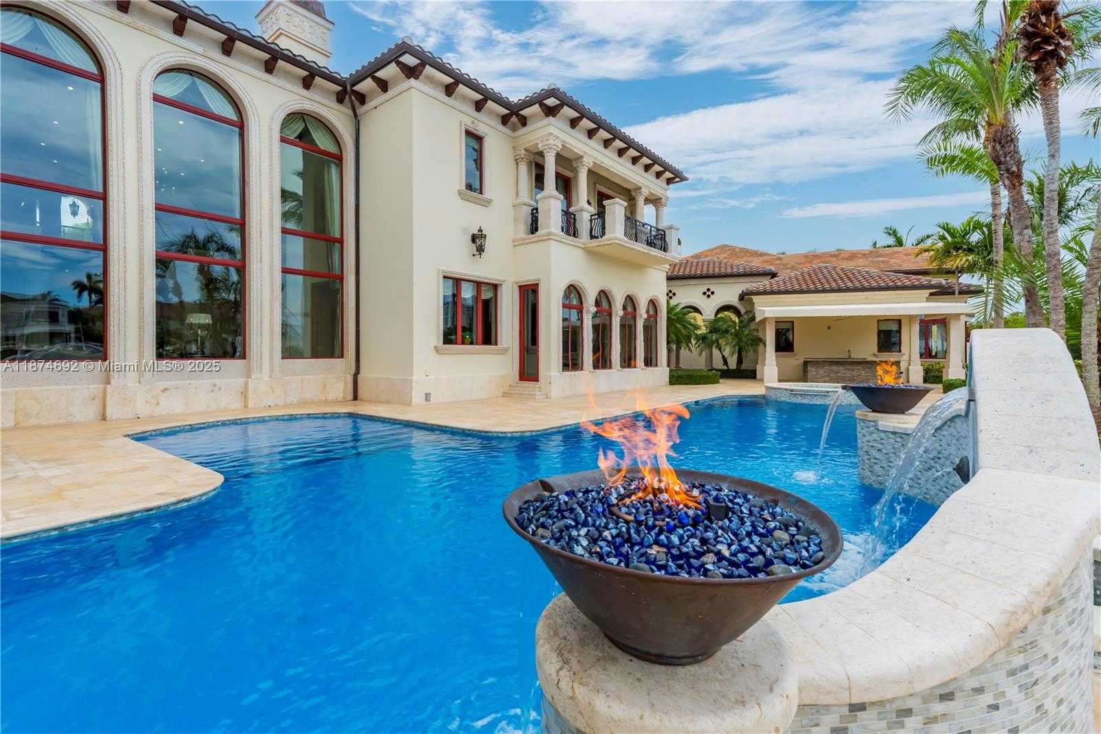 Small Image of 700 OSPREY POINT CIR, Boca Raton Number 72