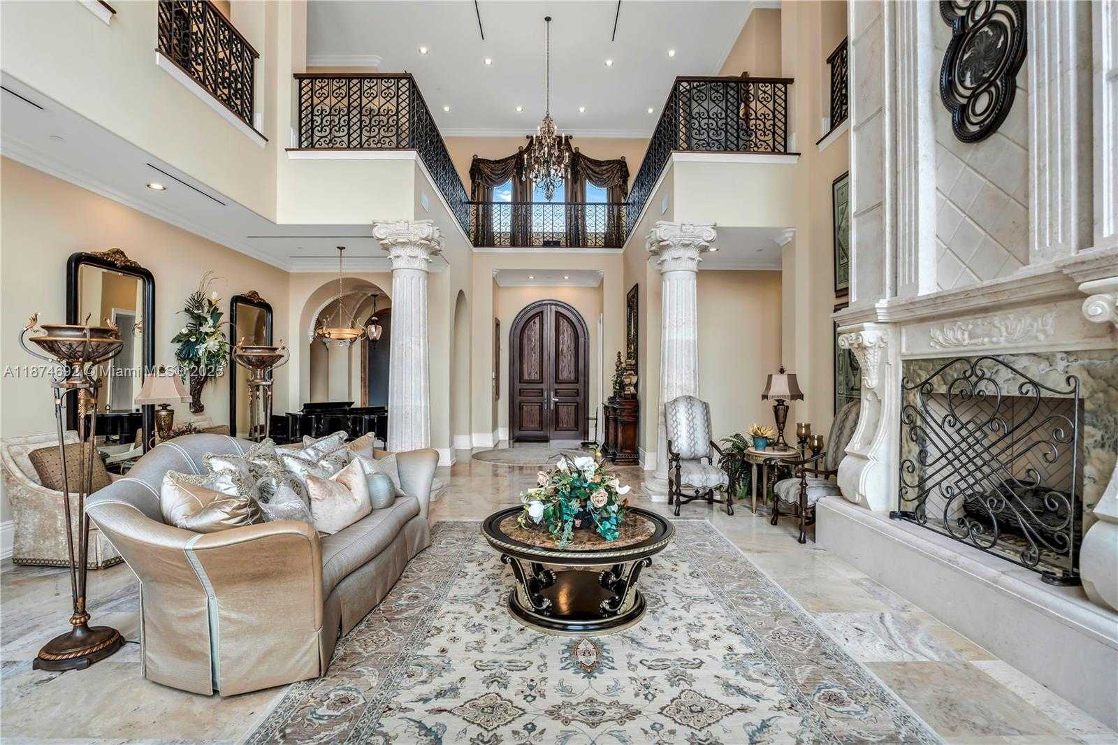 Small Image of 700 OSPREY POINT CIR, Boca Raton Number 8