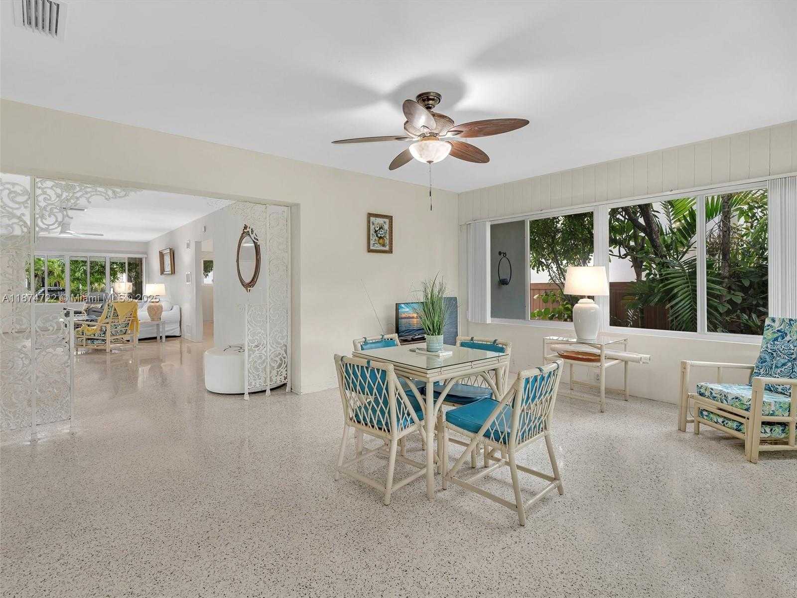 Small Image of 8866 DICKENS AVE, Surfside Number 22