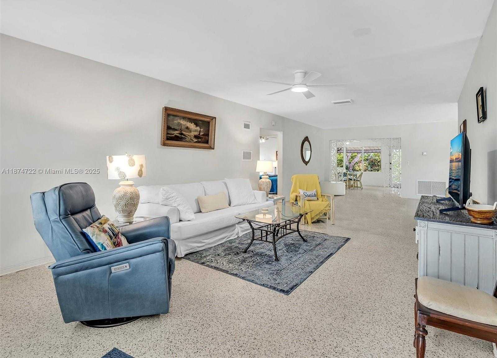 Small Image of 8866 DICKENS AVE, Surfside Number 7