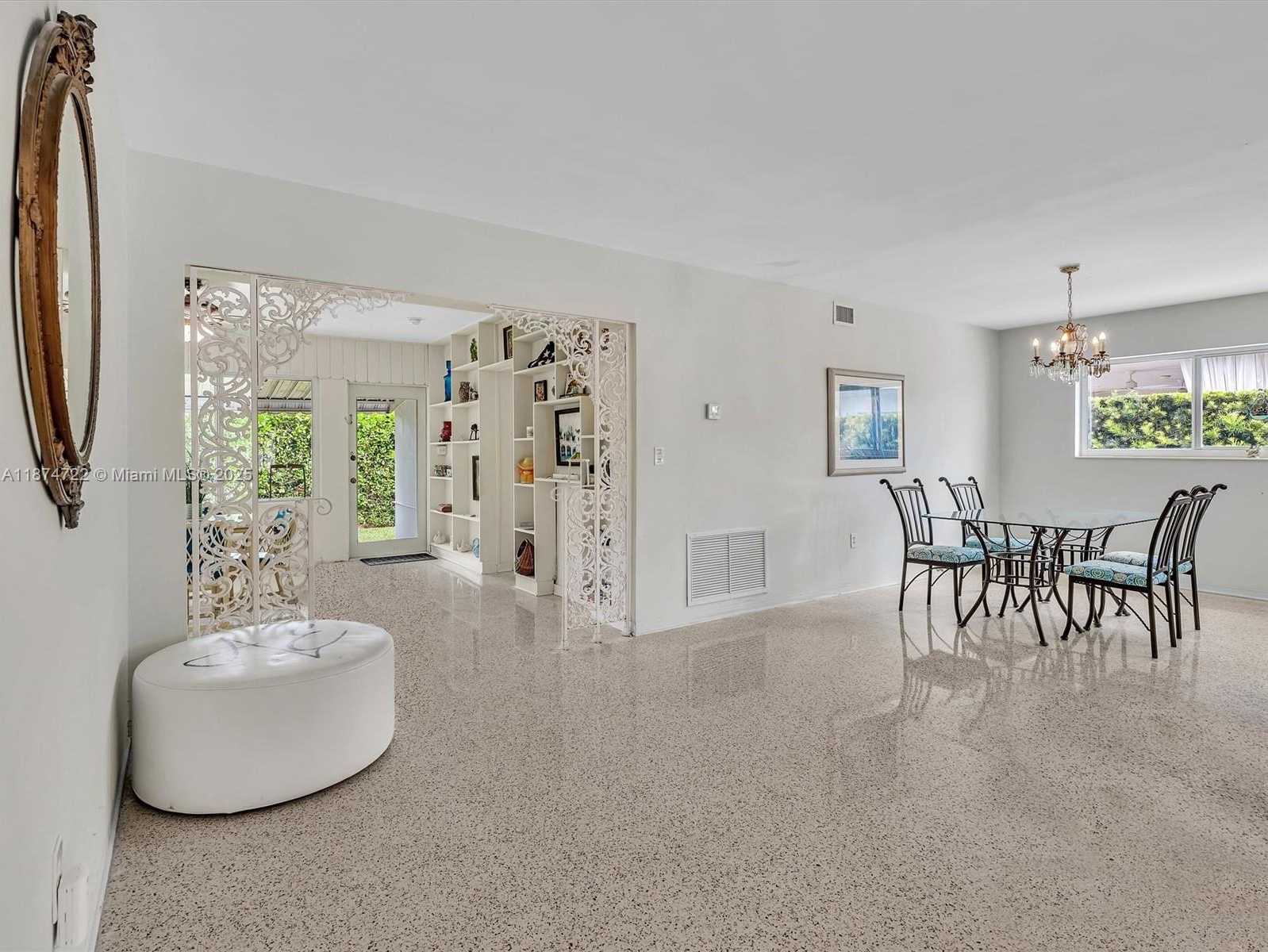 Small Image of 8866 DICKENS AVE, Surfside Number 9
