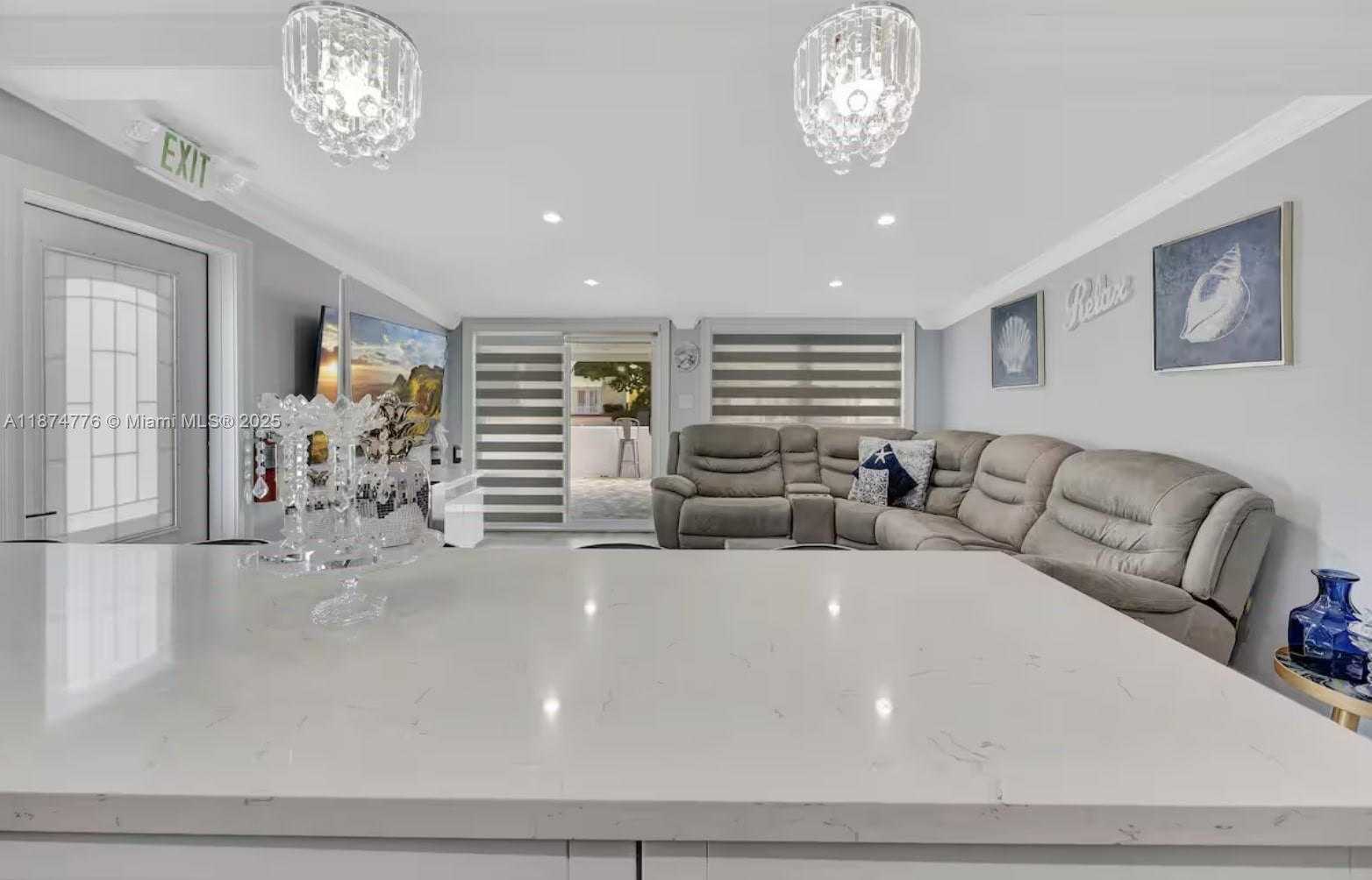Small Image of 2301 YELLOWTAIL DR, Marathon Number 12