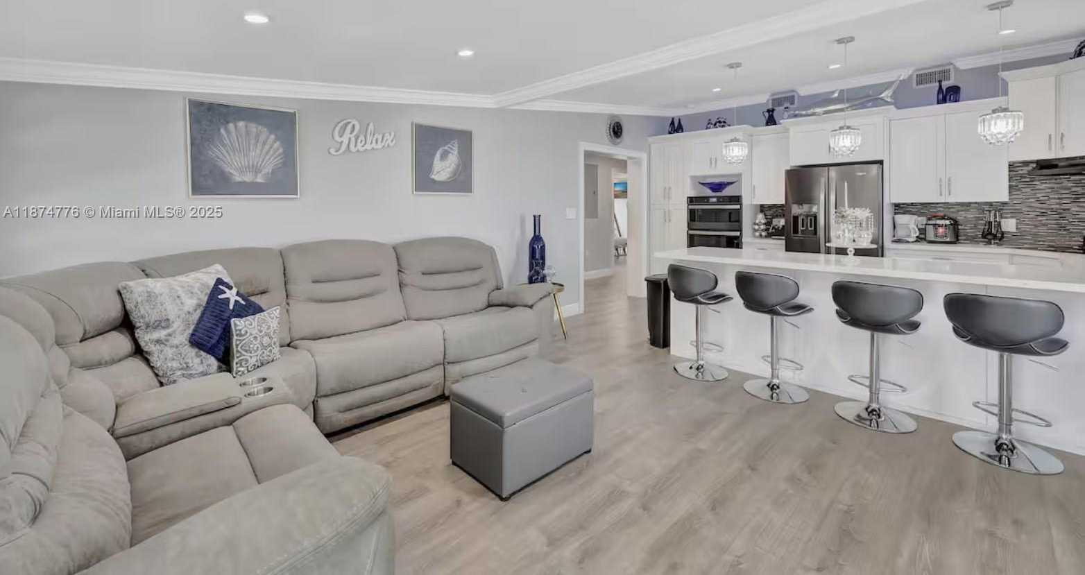 Small Image of 2301 YELLOWTAIL DR, Marathon Number 13