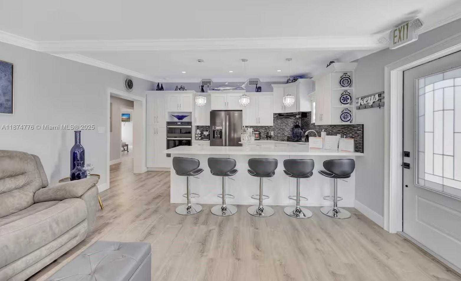 Small Image of 2301 YELLOWTAIL DR, Marathon Number 17