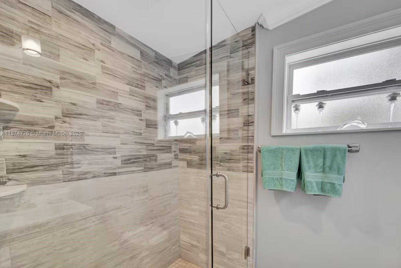 Small Image of 2301 YELLOWTAIL DR, Marathon Number 34