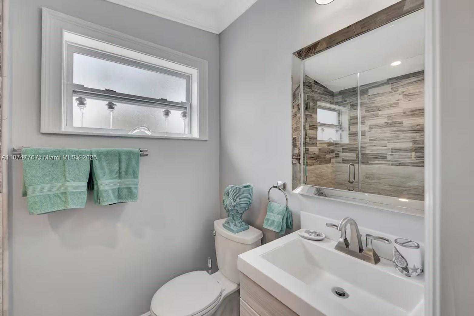 Small Image of 2301 YELLOWTAIL DR, Marathon Number 35