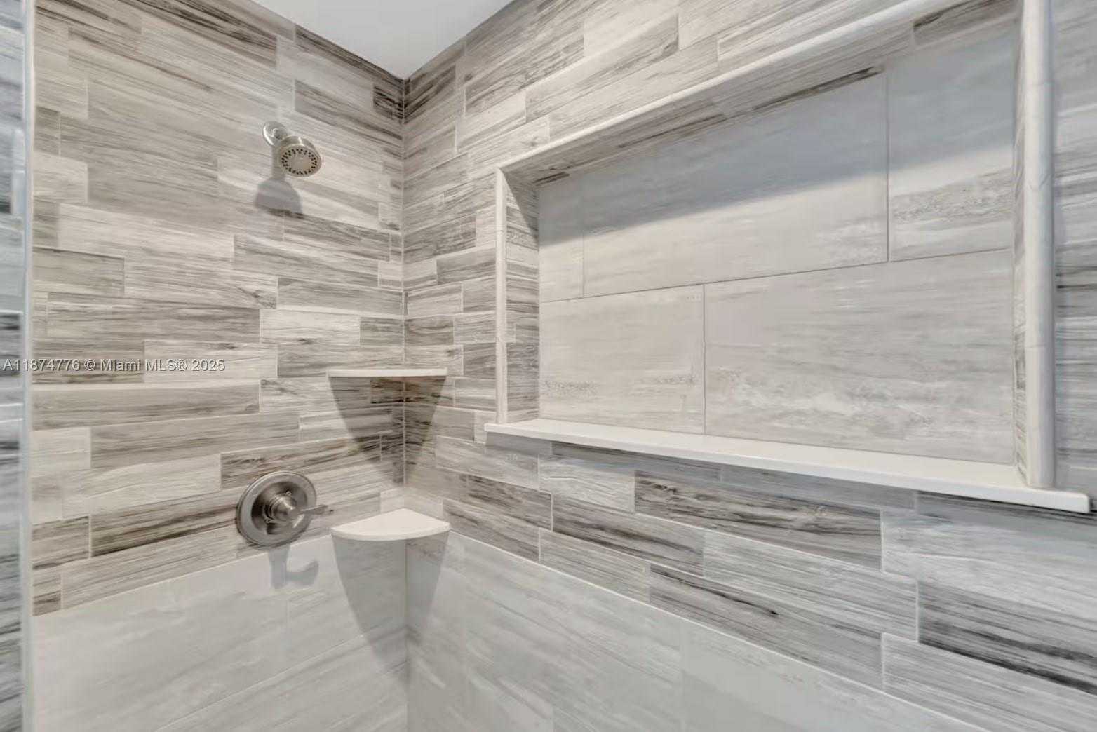 Small Image of 2301 YELLOWTAIL DR, Marathon Number 41
