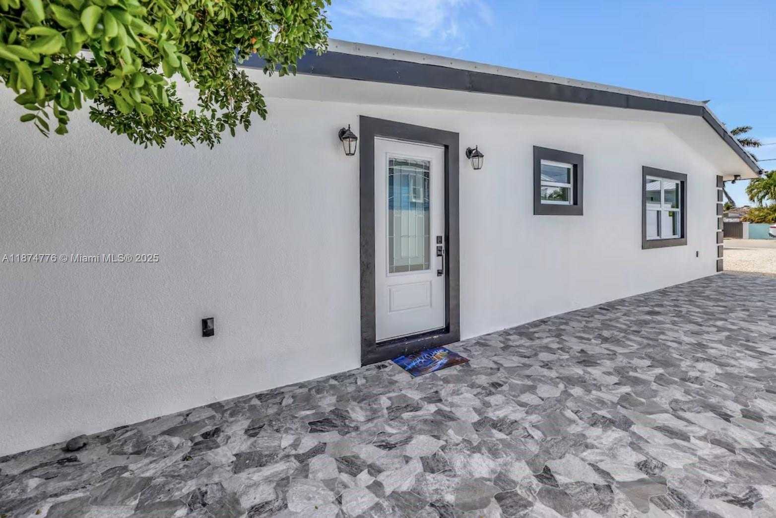Small Image of 2301 YELLOWTAIL DR, Marathon Number 44