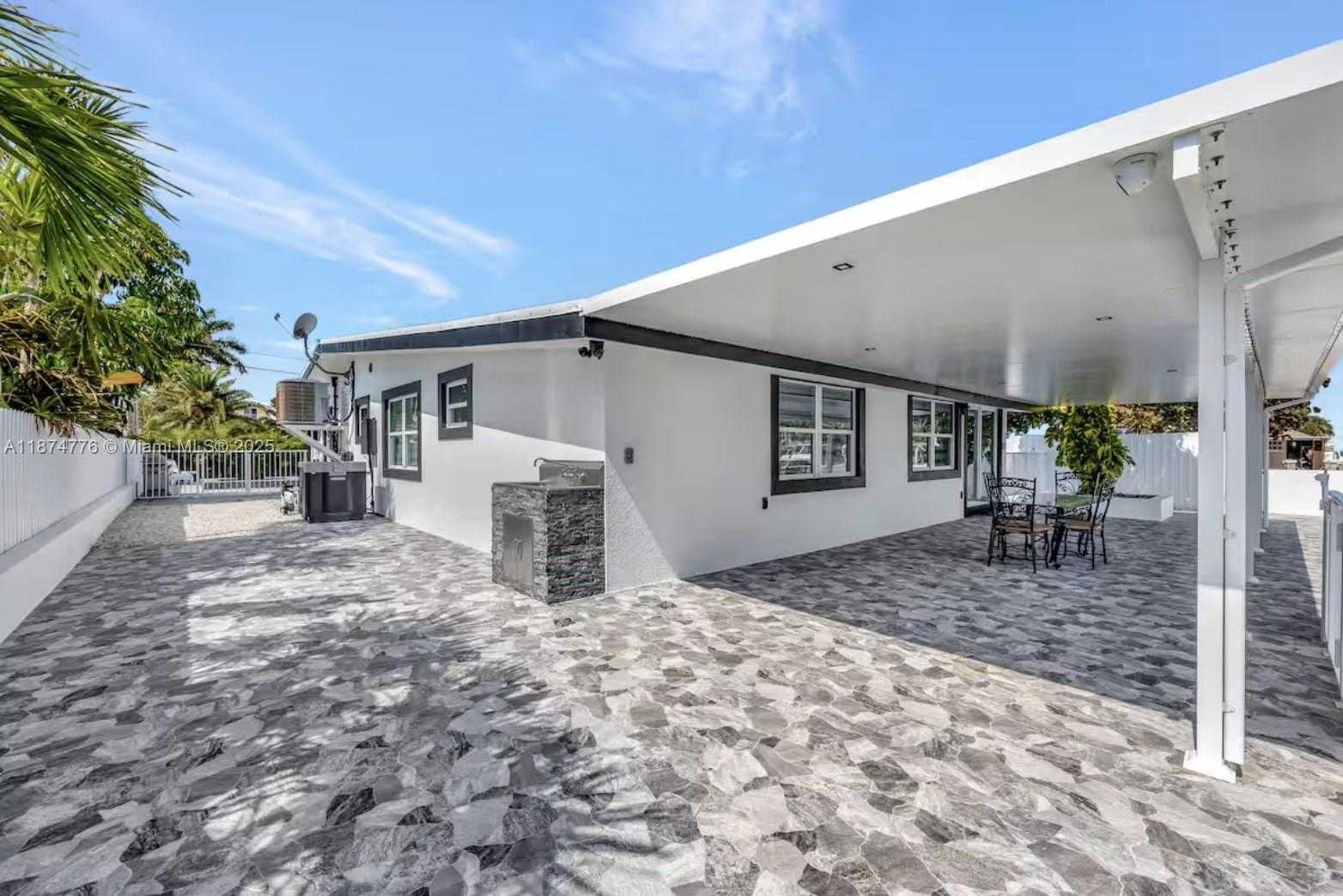 Small Image of 2301 YELLOWTAIL DR, Marathon Number 46