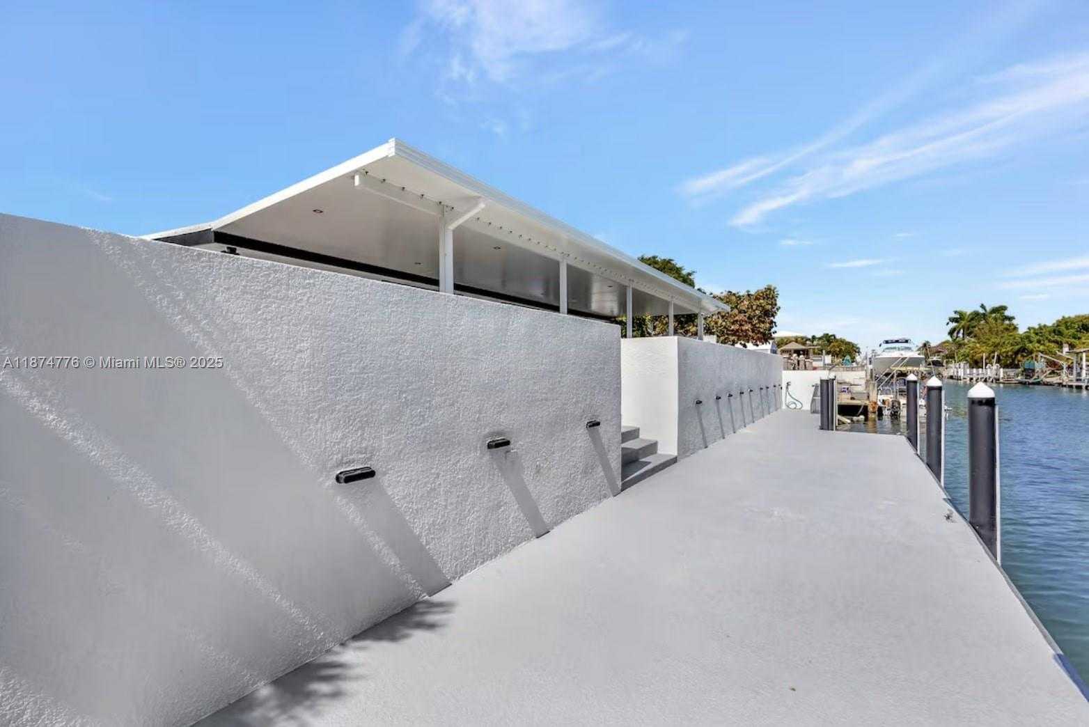 Small Image of 2301 YELLOWTAIL DR, Marathon Number 52