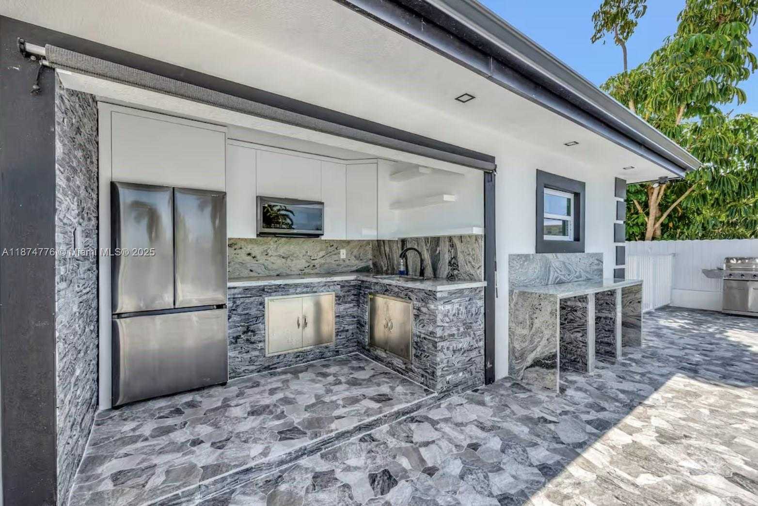 Small Image of 2301 YELLOWTAIL DR, Marathon Number 53