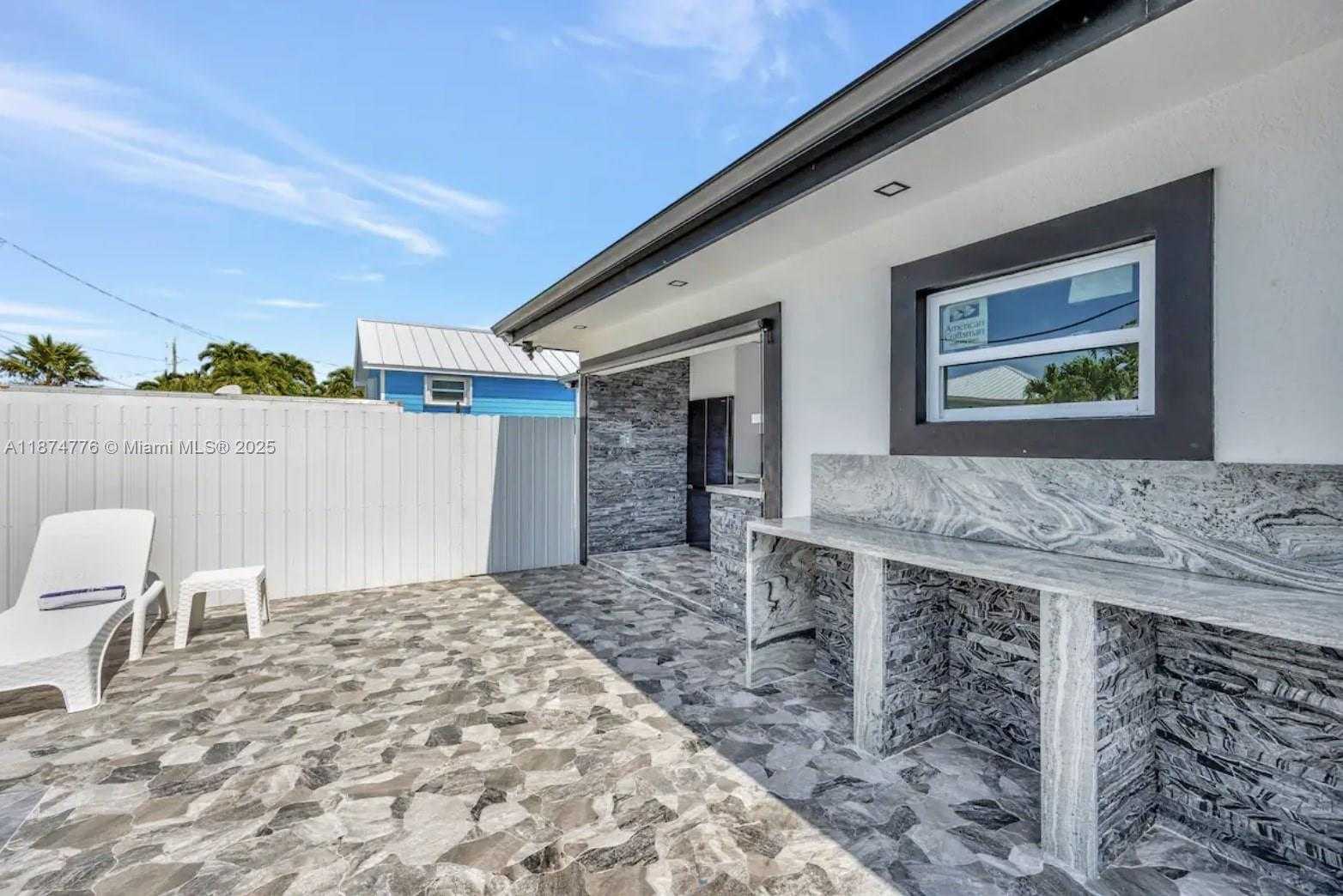 Small Image of 2301 YELLOWTAIL DR, Marathon Number 54