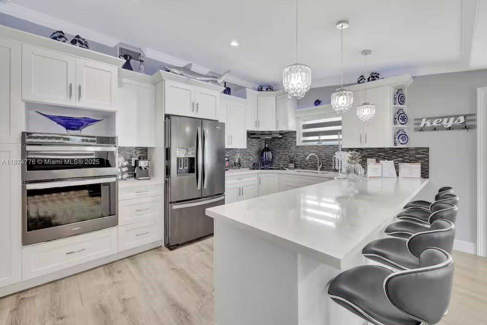 Small Image of 2301 YELLOWTAIL DR, Marathon Number 6
