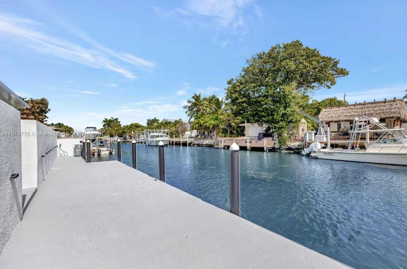 Small Image of 2301 YELLOWTAIL DR, Marathon Number 62