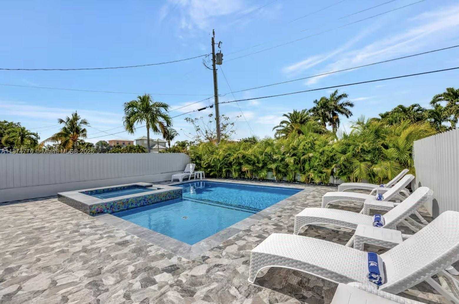 Small Image of 2301 YELLOWTAIL DR, Marathon Number 69