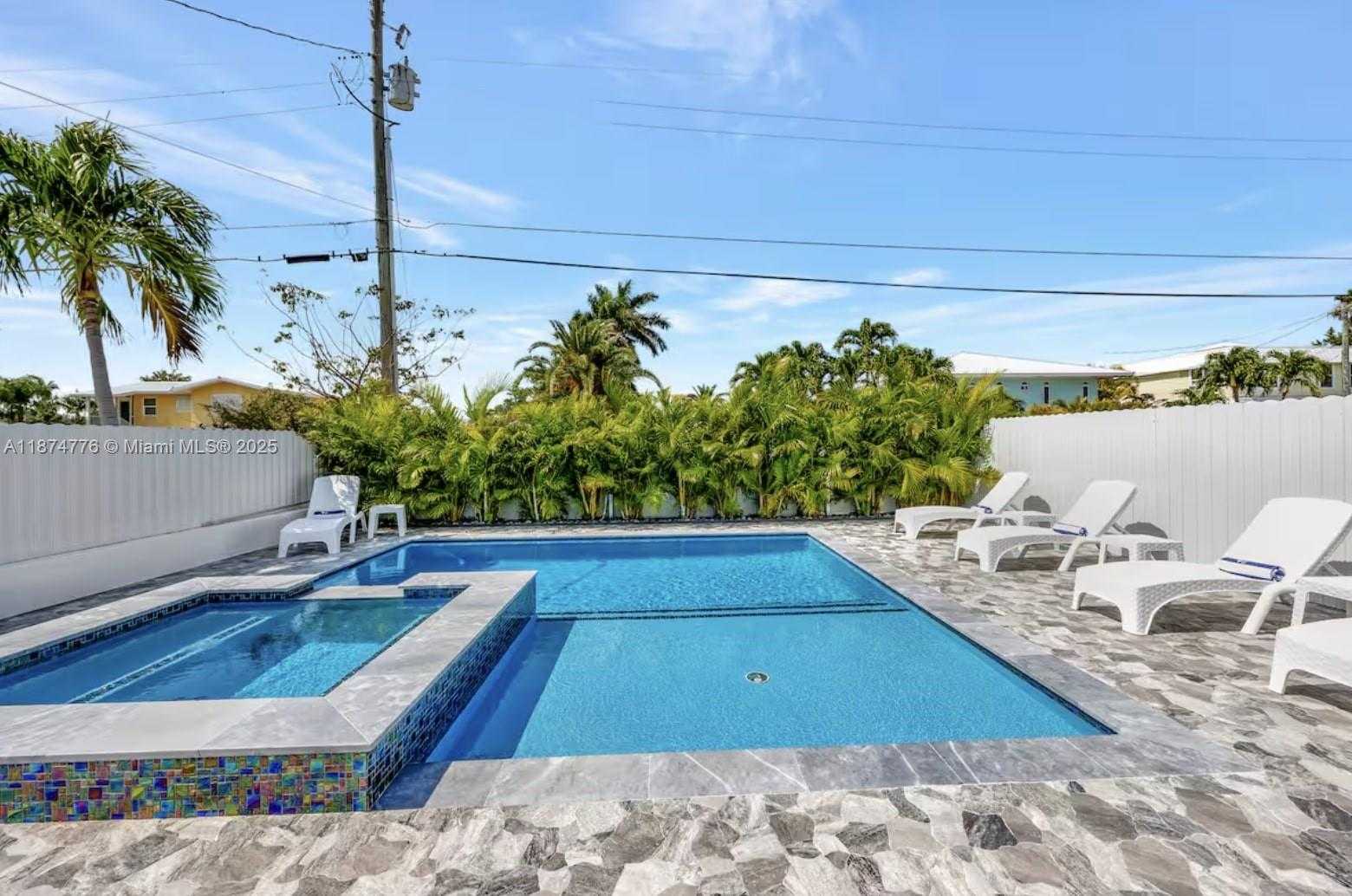 Small Image of 2301 YELLOWTAIL DR, Marathon Number 75