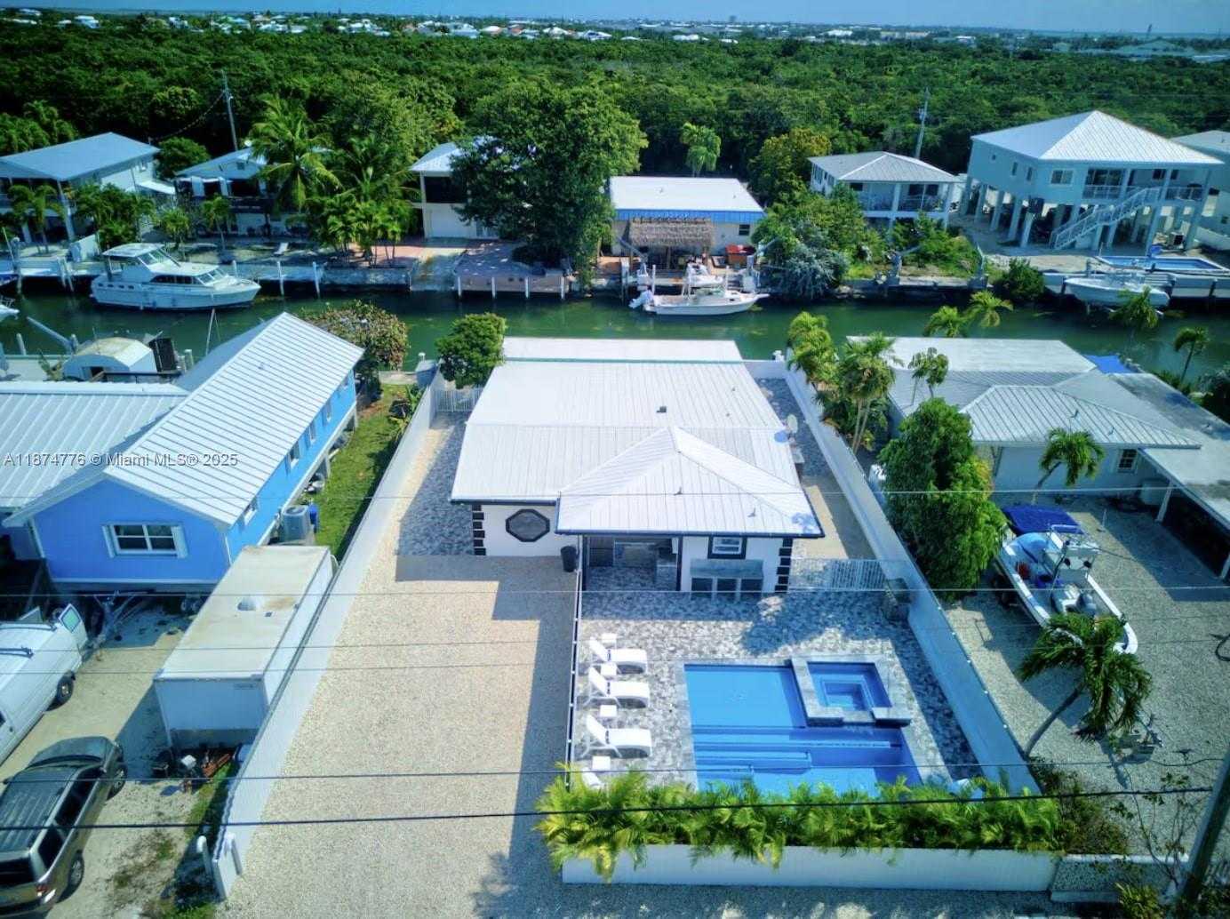 Small Image of 2301 YELLOWTAIL DR, Marathon Number 77