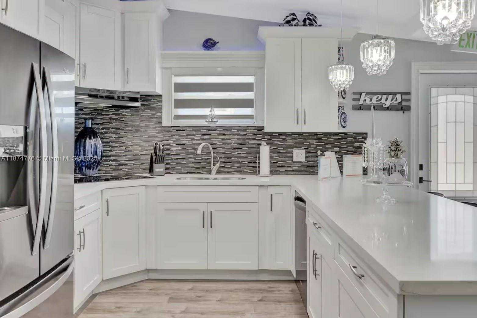 Small Image of 2301 YELLOWTAIL DR, Marathon Number 9