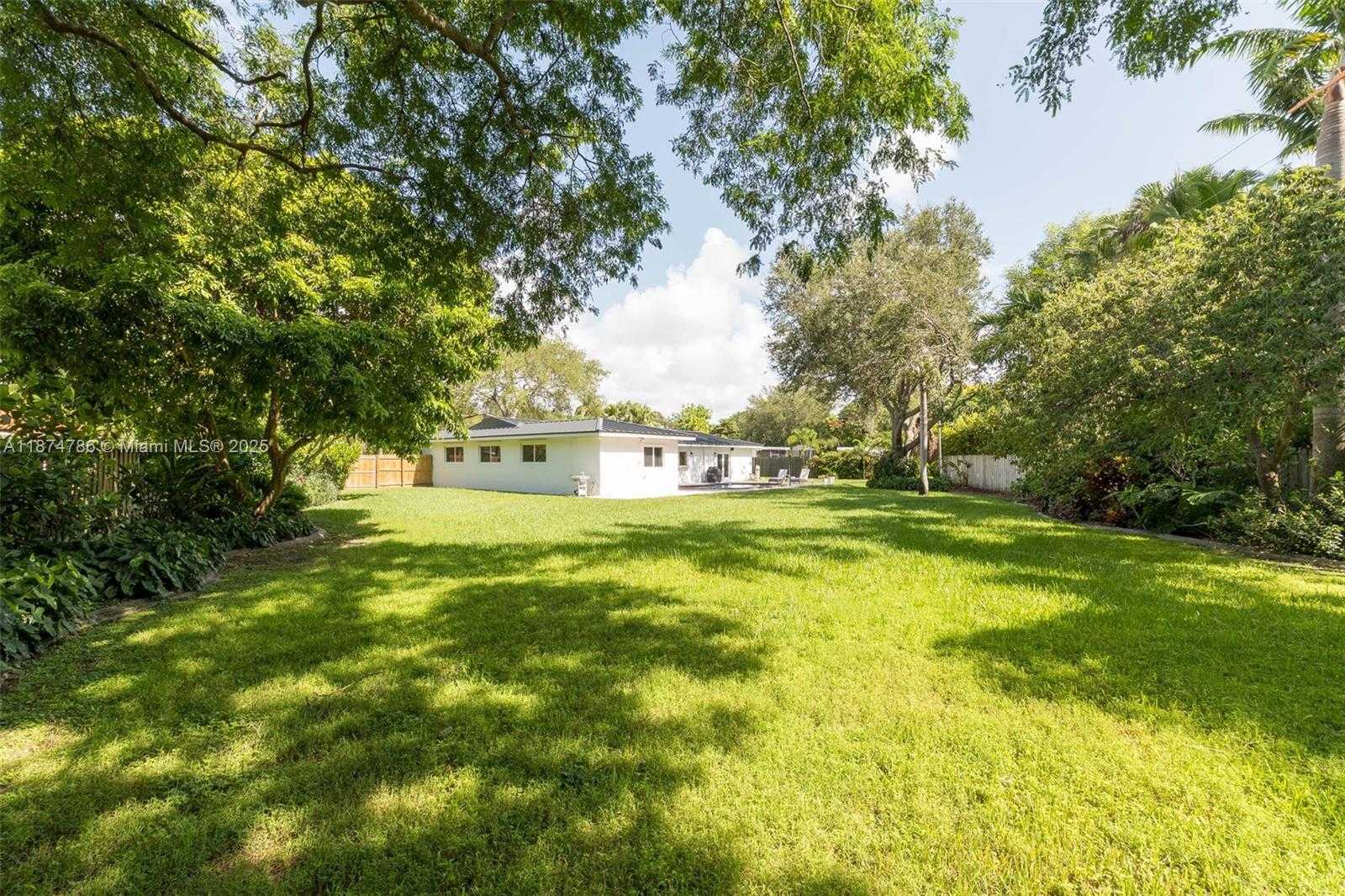 Small Image of 16081 SOUTH WEST 86TH AVE, Palmetto Bay Number 21