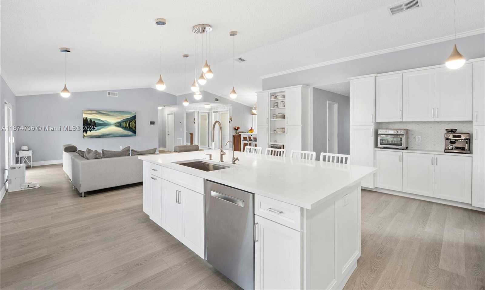 Small Image of 14621 MADISON PL, Davie Number 13
