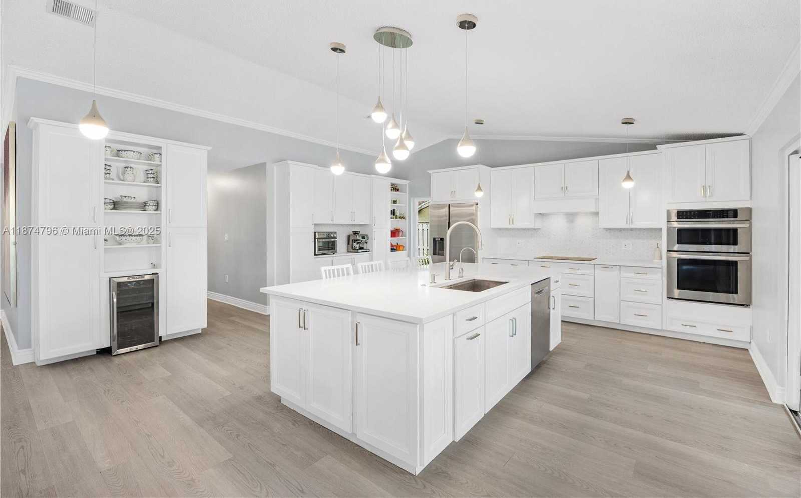Small Image of 14621 MADISON PL, Davie Number 15