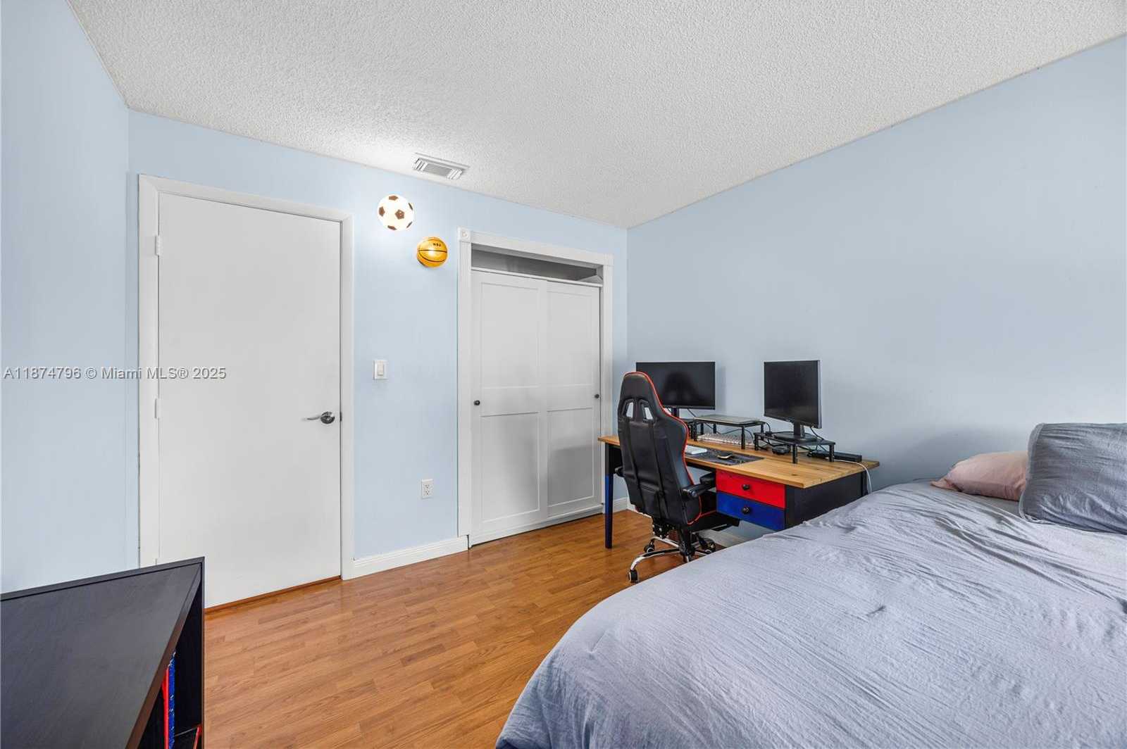 Small Image of 14621 MADISON PL, Davie Number 32
