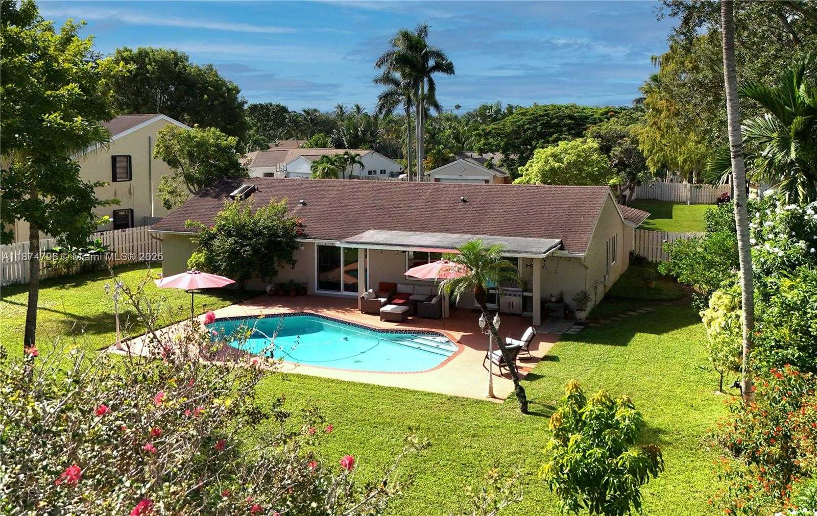 Small Image of 14621 MADISON PL, Davie Number 36