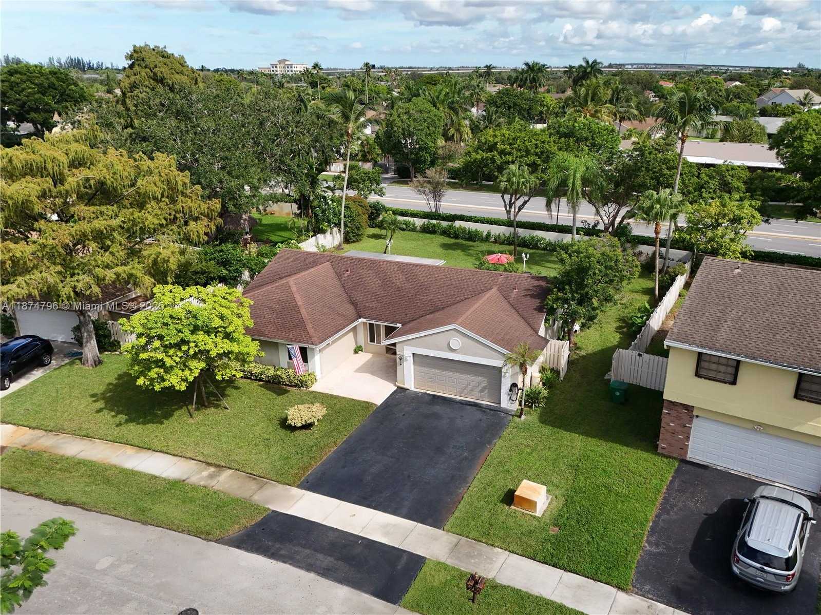 Small Image of 14621 MADISON PL, Davie Number 38