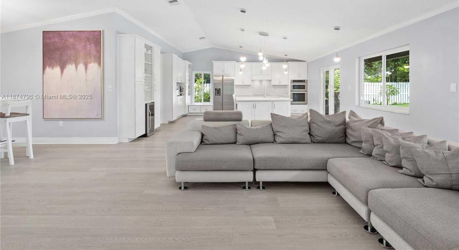 Small Image of 14621 MADISON PL, Davie Number 8