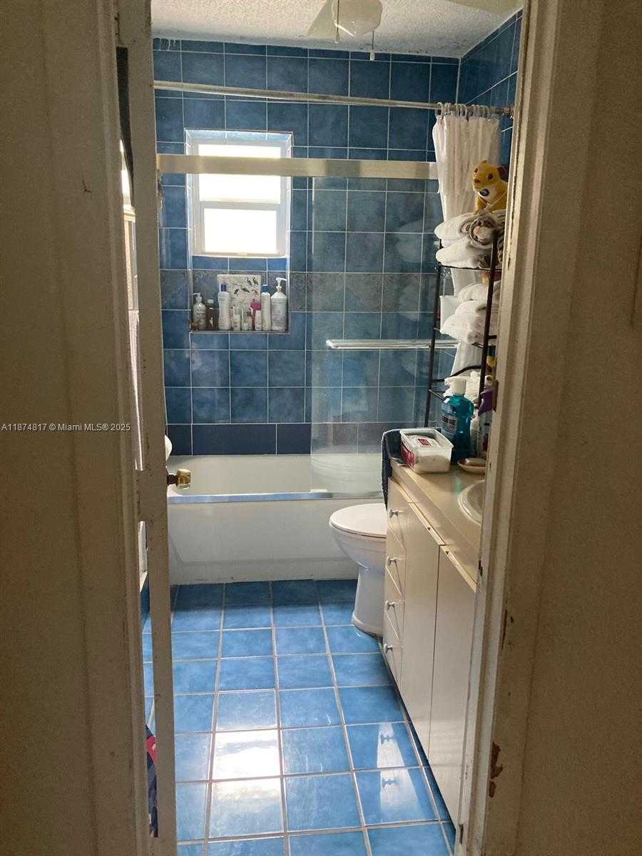 Small Image of 580 NORTH WEST 136TH ST, North Miami Number 2