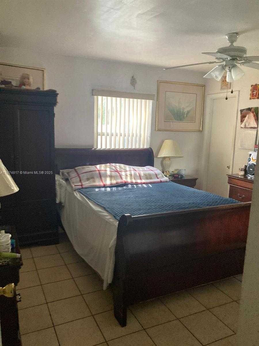 Small Image of 580 NORTH WEST 136TH ST, North Miami Number 4