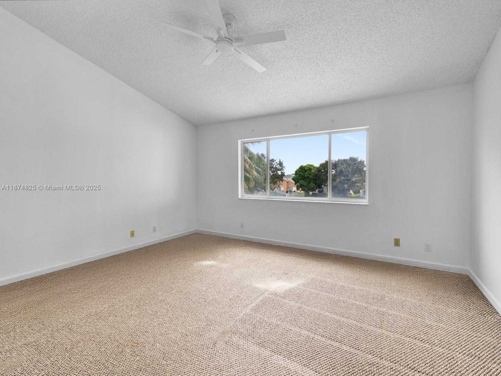 Small Image of 5820 NORTH PLUM BAY PKWY, Tamarac Number 27