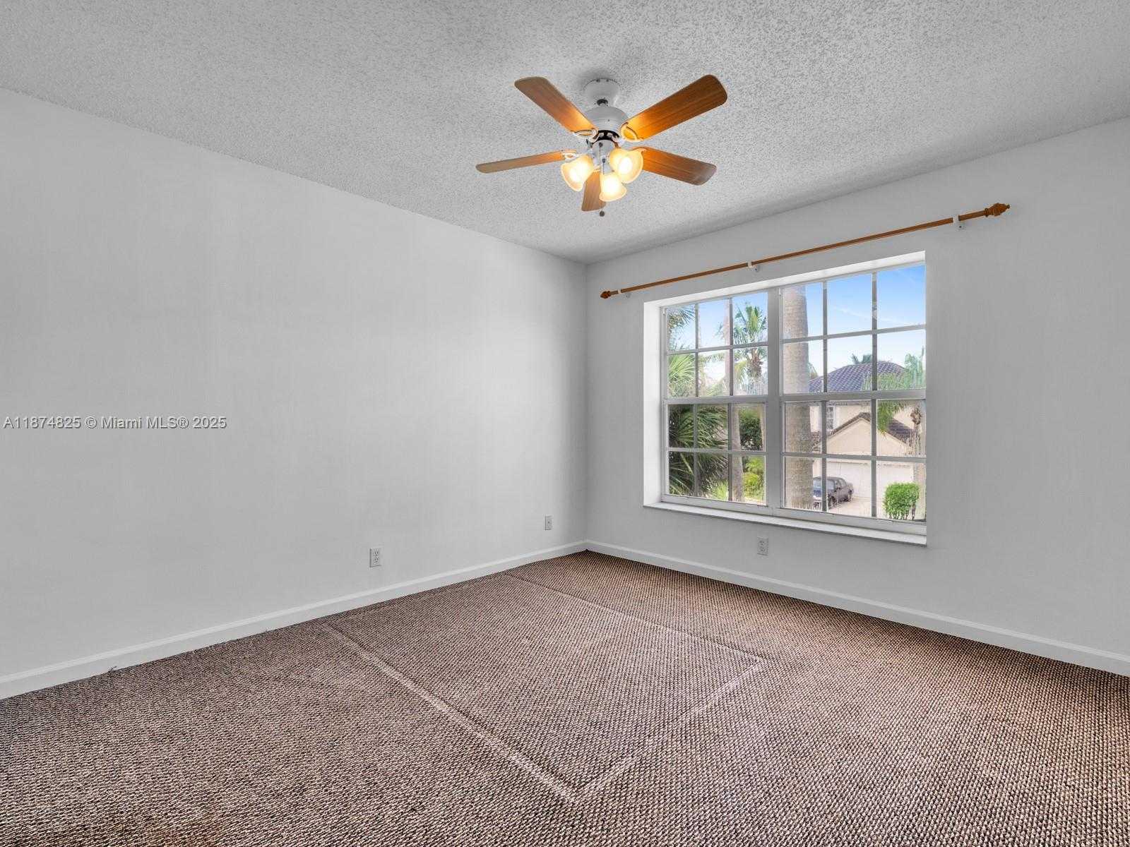 Small Image of 5820 NORTH PLUM BAY PKWY, Tamarac Number 33