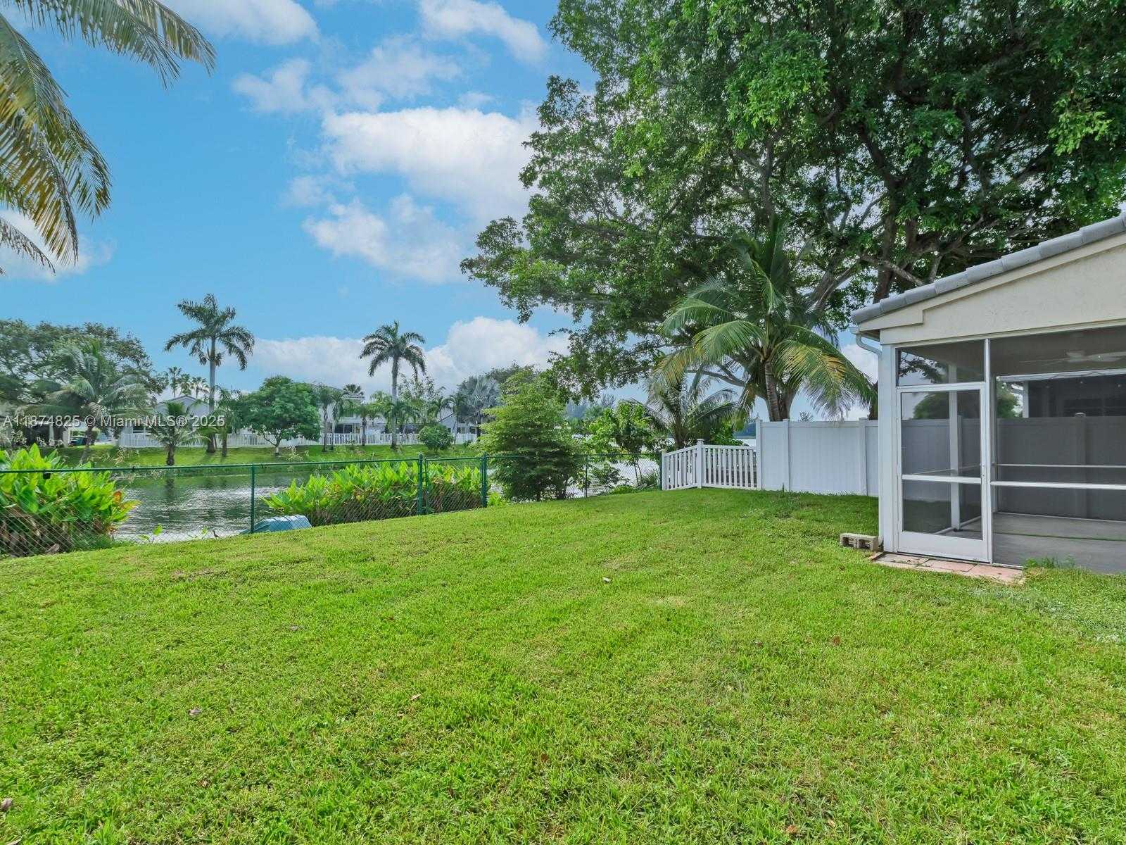 Small Image of 5820 NORTH PLUM BAY PKWY, Tamarac Number 39