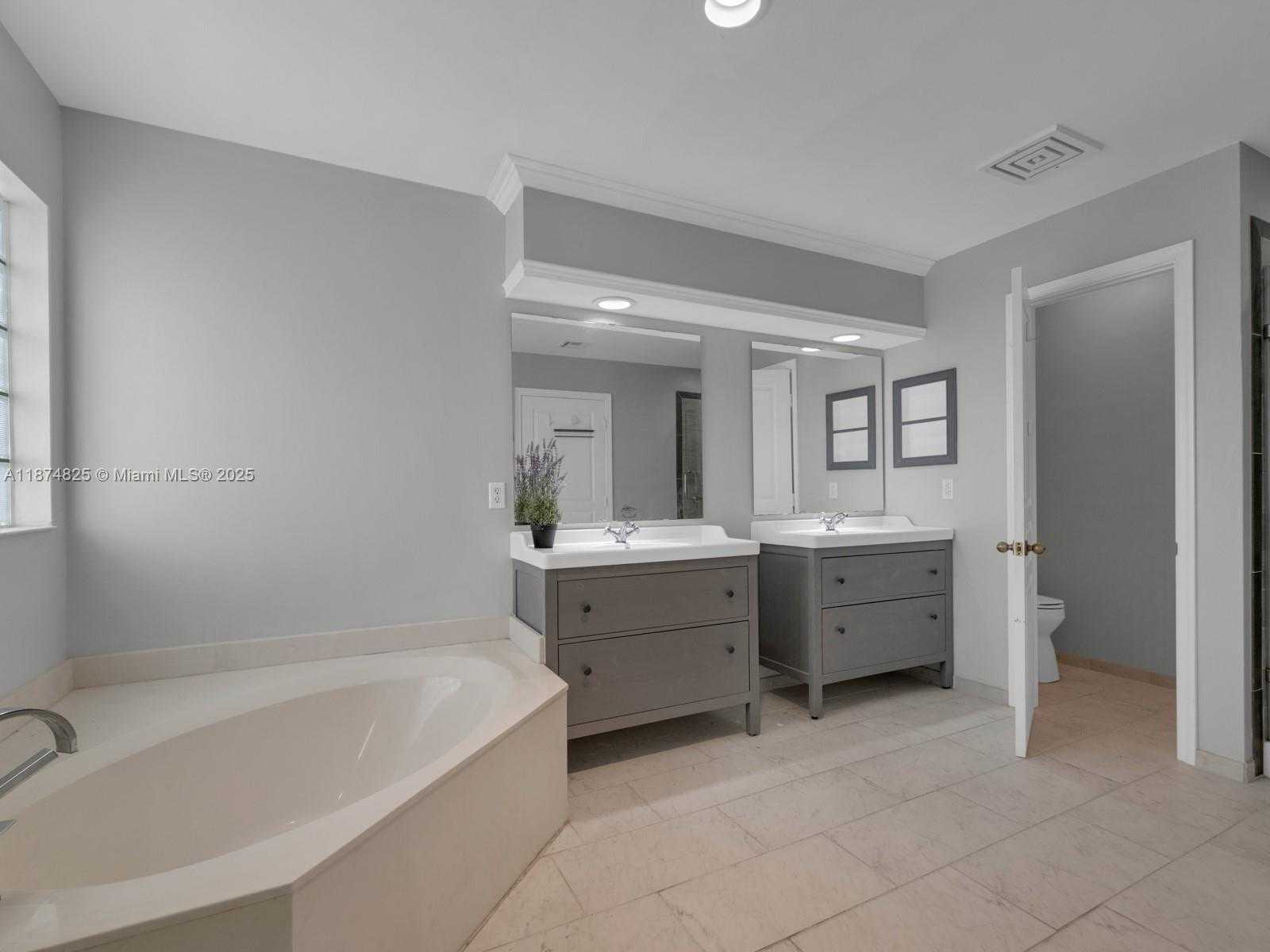 Small Image of 5820 NORTH PLUM BAY PKWY, Tamarac Number 5