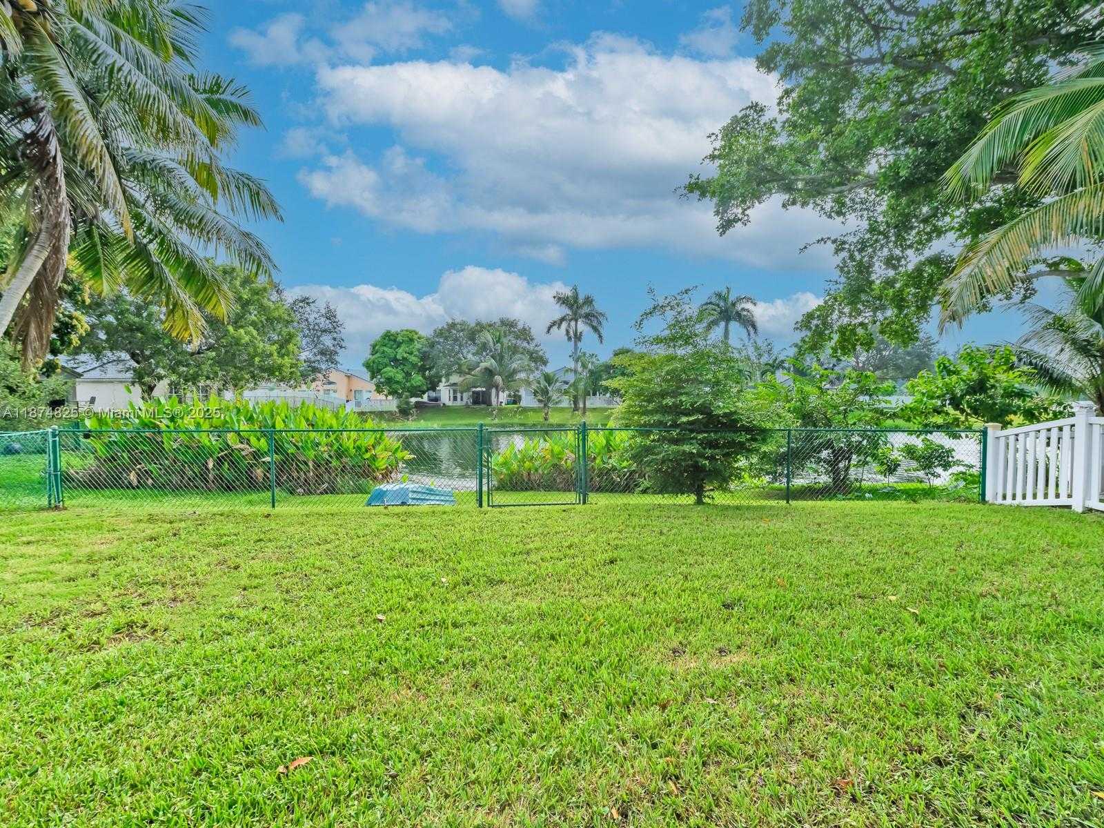 Small Image of 5820 NORTH PLUM BAY PKWY, Tamarac Number 6
