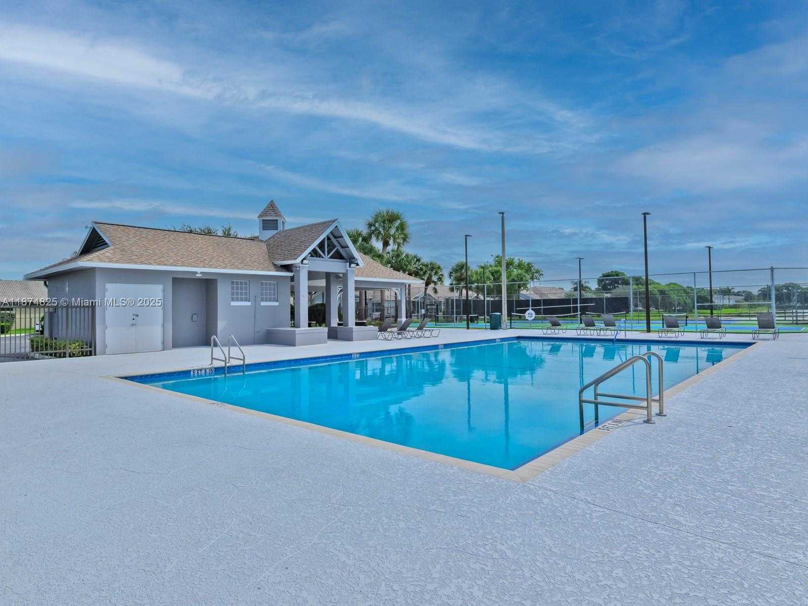 Small Image of 5820 NORTH PLUM BAY PKWY, Tamarac Number 8